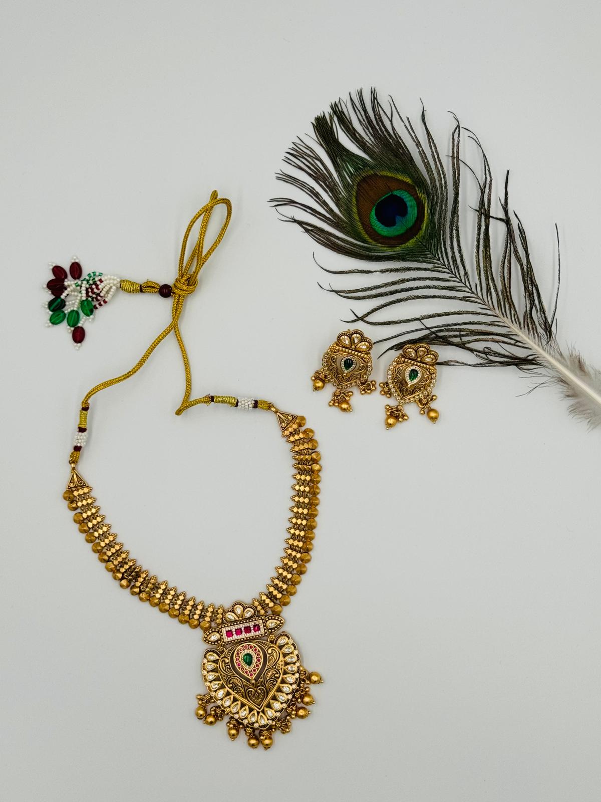 GOLD SHORT NECKLACE GSN7