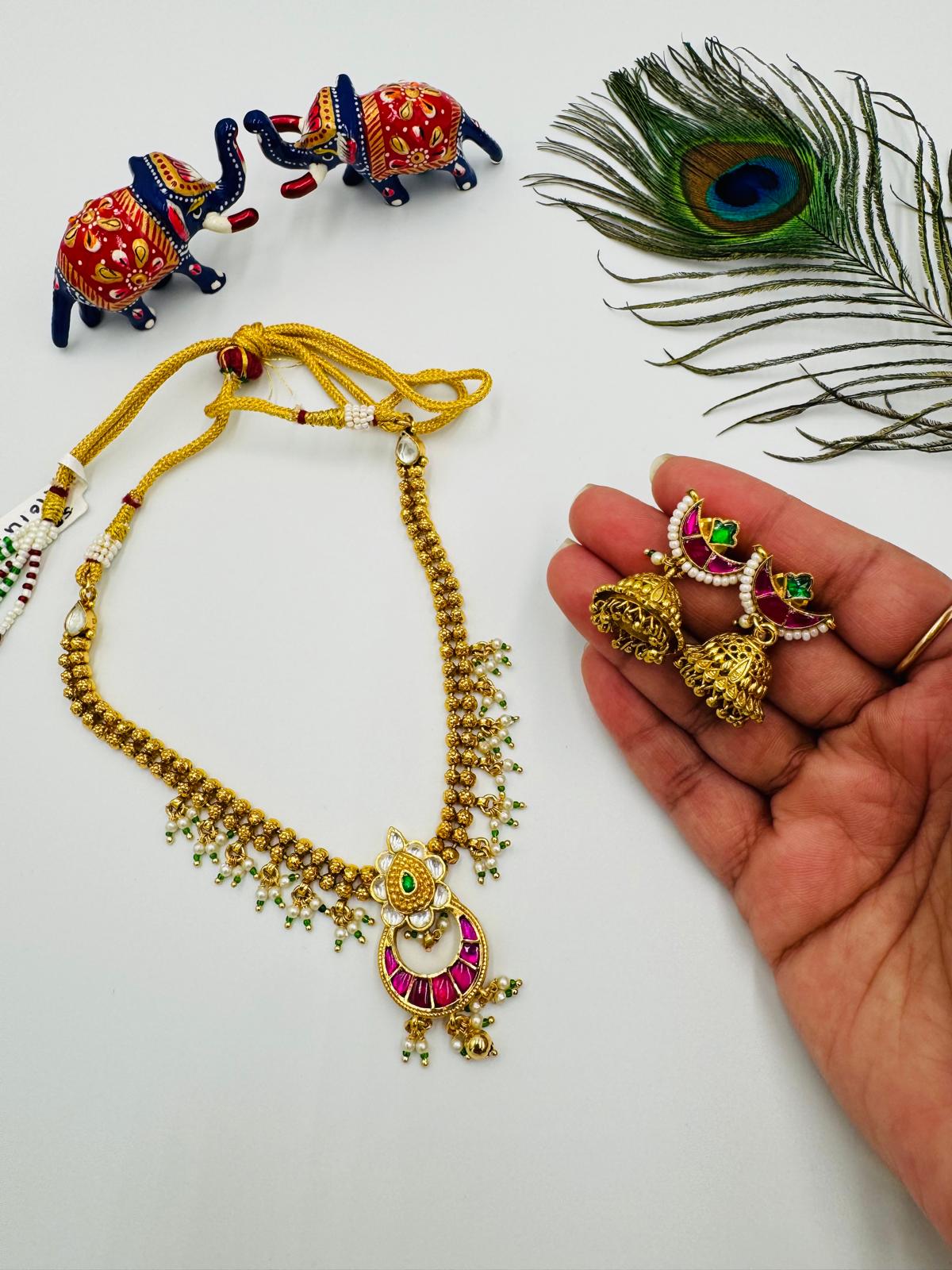 GOLD SHORT NECKLACE GSN11