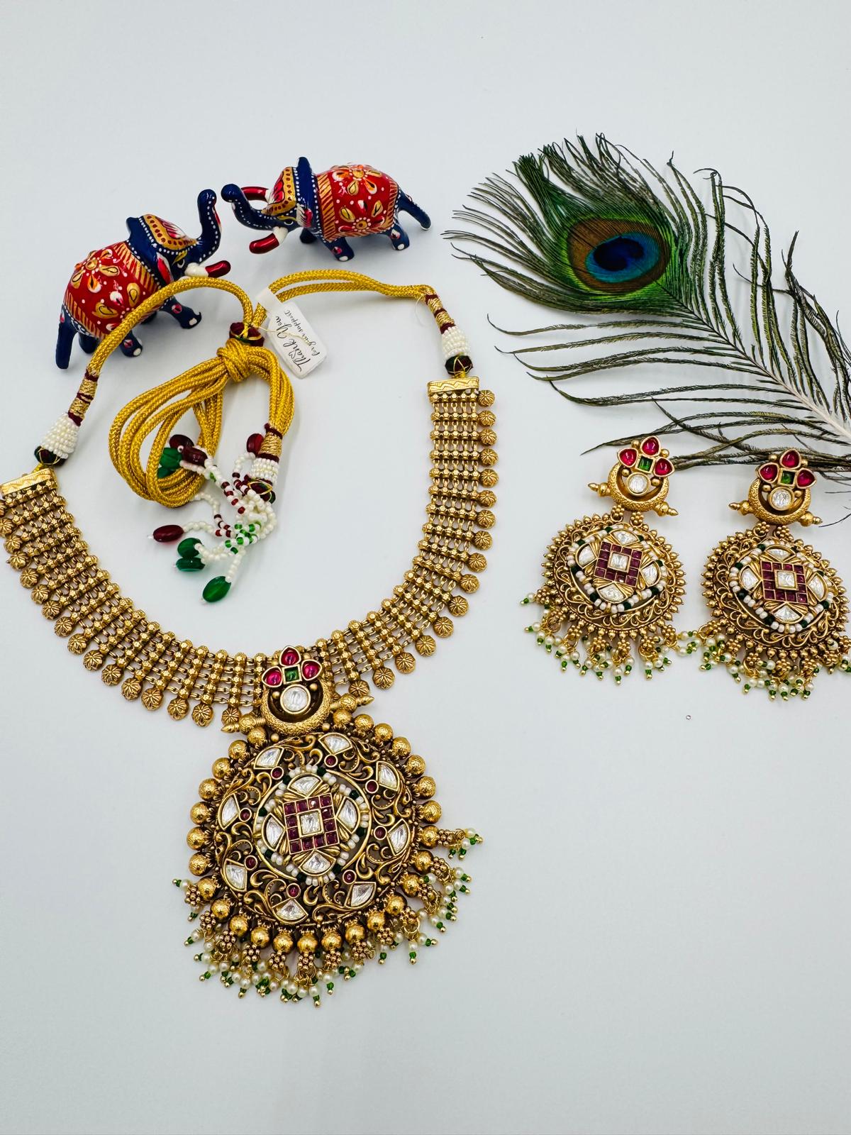 GOLD SHORT NECKLACE GSN14