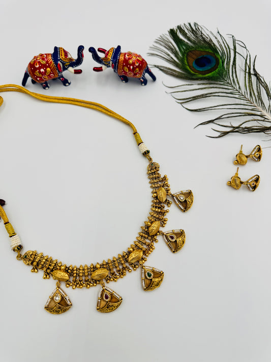 GOLD SHORT NECKLACE GSN19