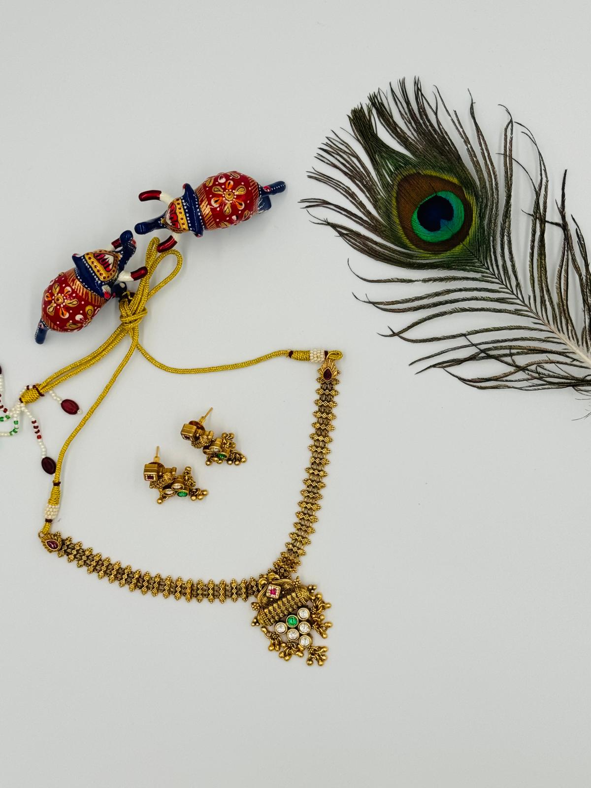 GOLD SHORT NECKLACE GSN13