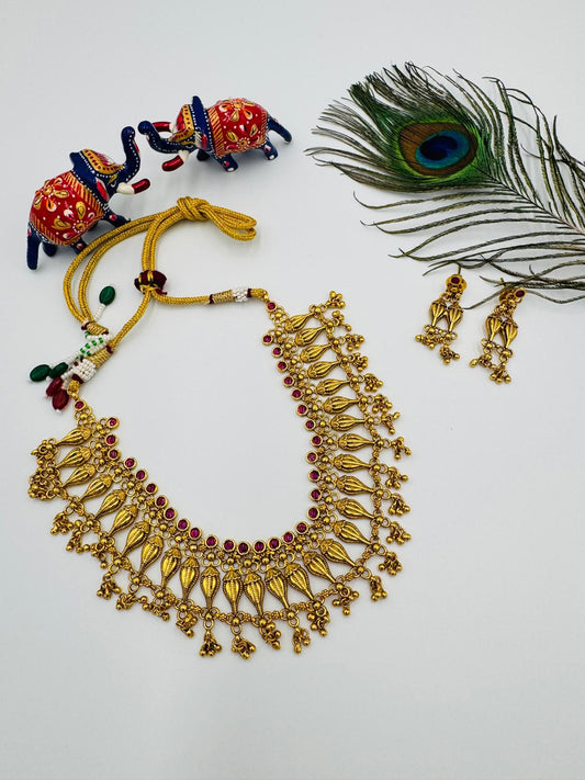 GOLD SHORT NECKLACE GSN15