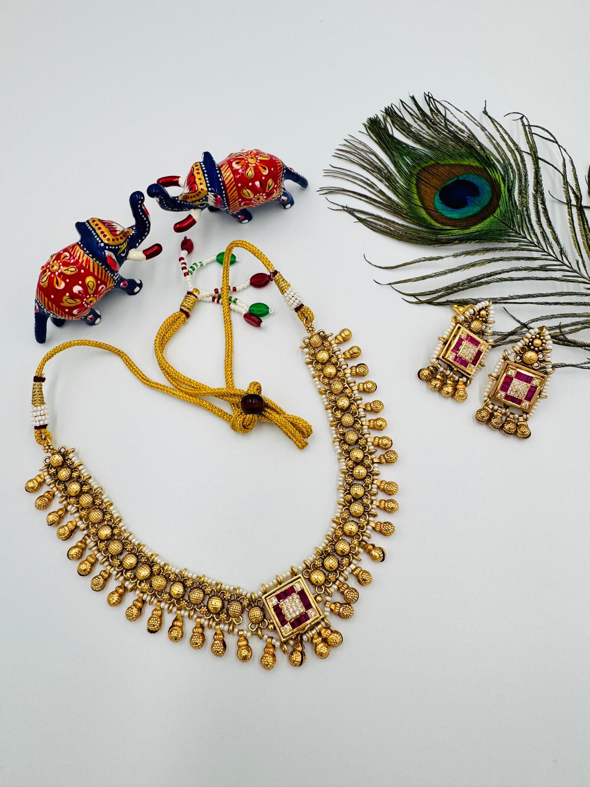 GOLD SHORT NECKLACE GSN16