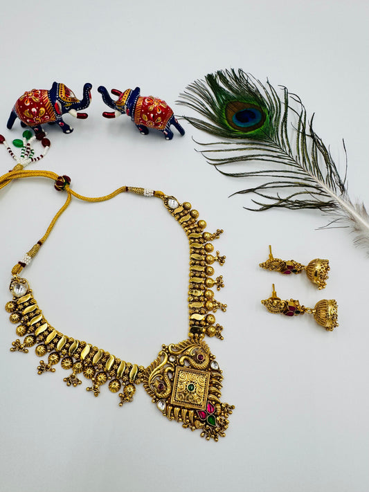 GOLD SHORT NECKLACE GSN18